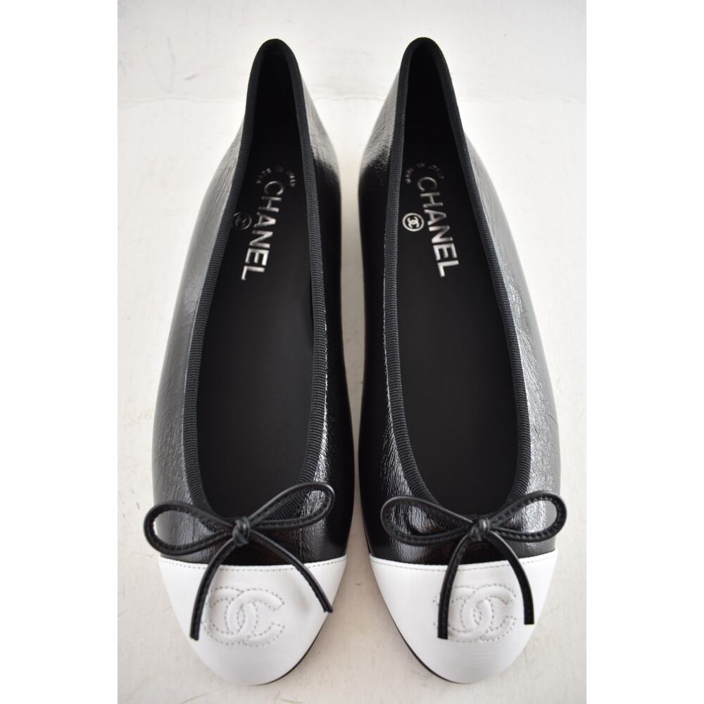 Chanel 26S Black White Crumpled Shiny Lambskin CC Bow Ballet Ballerina Flat 36 - Picture 12 of 16